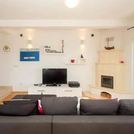 Bluesky Apartment *